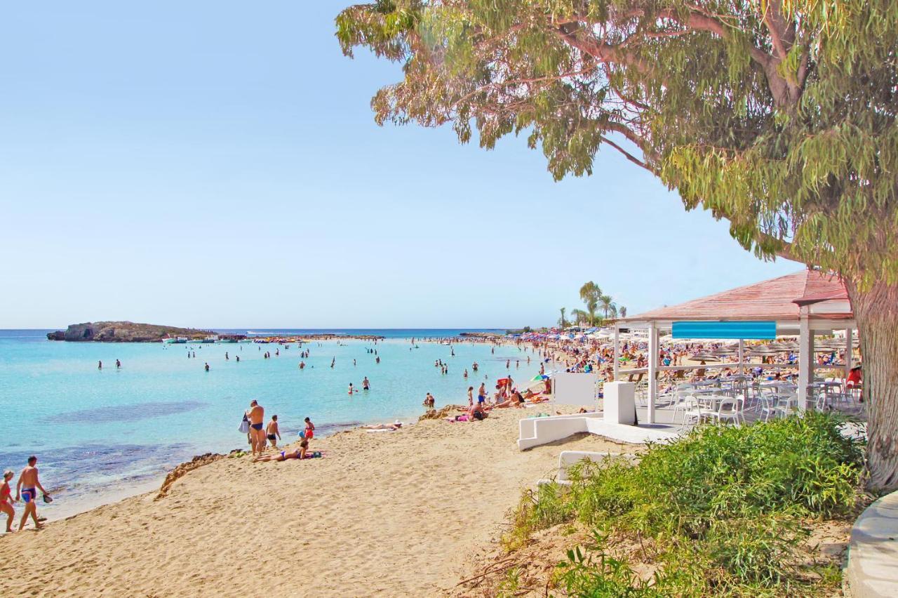 Villa Sunday Agia Napa Buitenkant foto