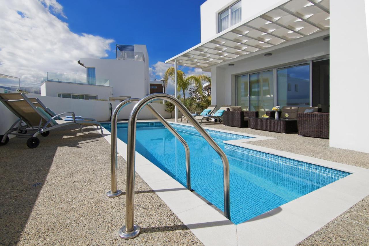 Villa Sunday Agia Napa Buitenkant foto