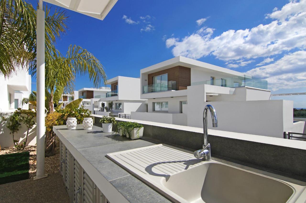 Villa Sunday Agia Napa Buitenkant foto